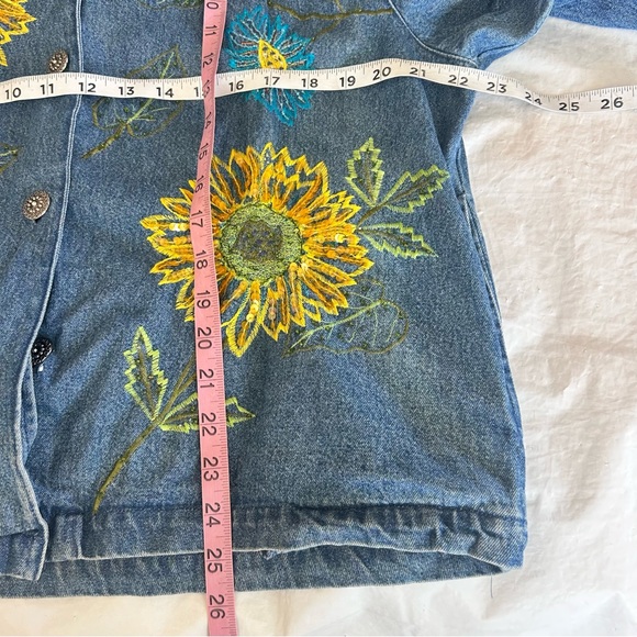 Vintage 90s Embroidered Sunflower Ladybug Denim Jacket Size L Blue Cottagecore - Picture 12 of 13